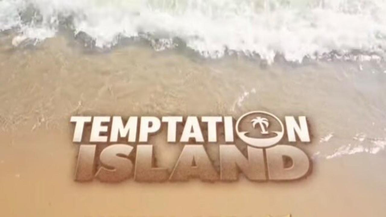 temptation island logo su spiaggia