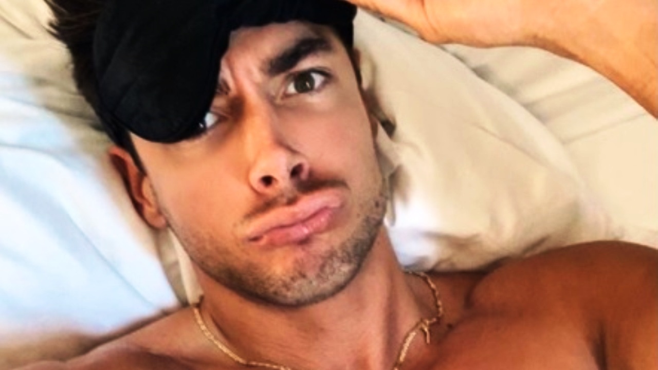 Foto Andrea Denver che fa una smorfia