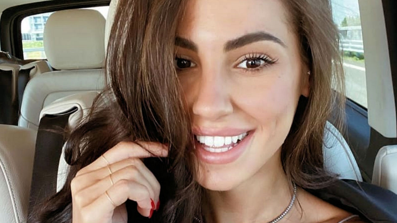 giulia de lellis smile