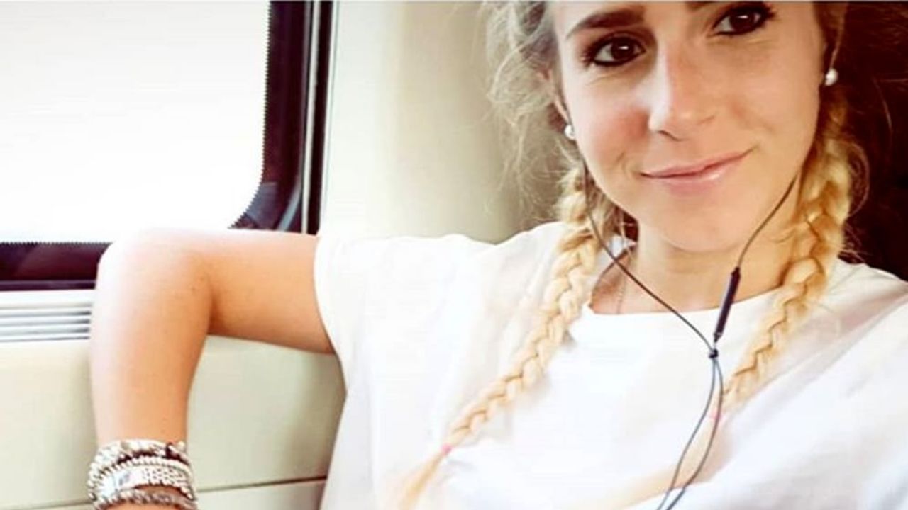 lara zorzetto selfie sul treno