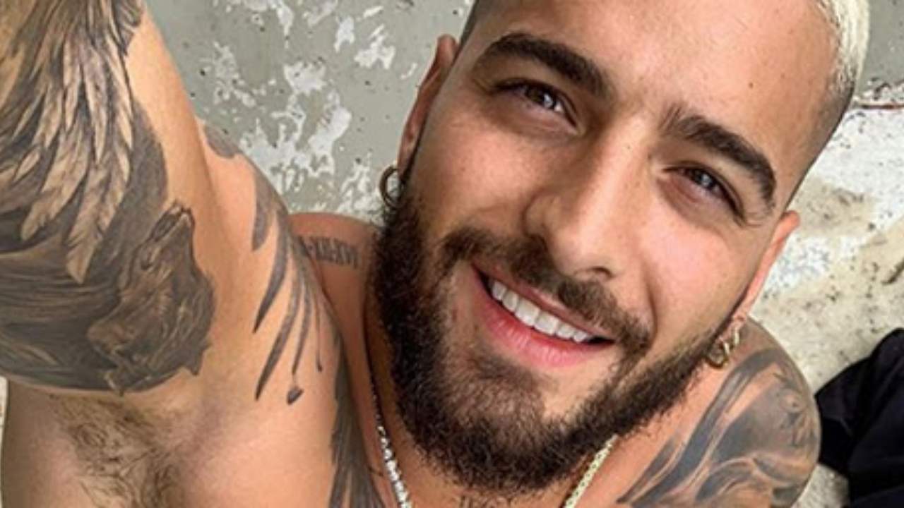 maluma biondo, selfie