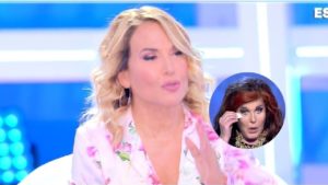 Domenica Live: “Patrizia De Blanck non si lava, lo sa tutta Roma”. La reazione della d’Urso Domenica Live: “Patrizia De Blanck non si lava, lo sa tutta Roma”. La reazione della d’Urso