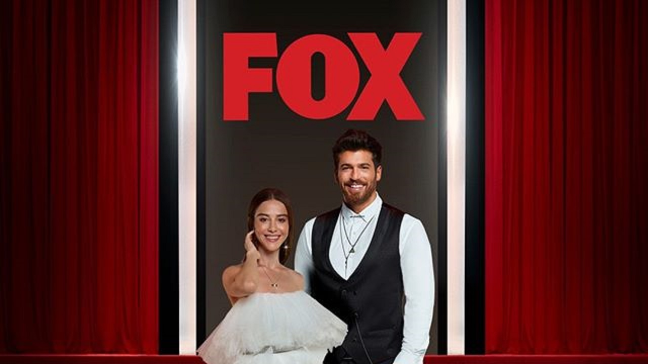 Can Yaman e Ozge Gurel in Bay Yanlis