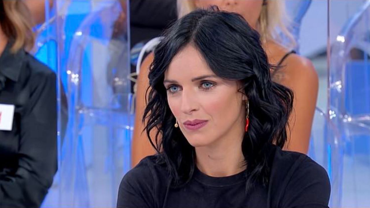 jessica antonini con i capelli ricci