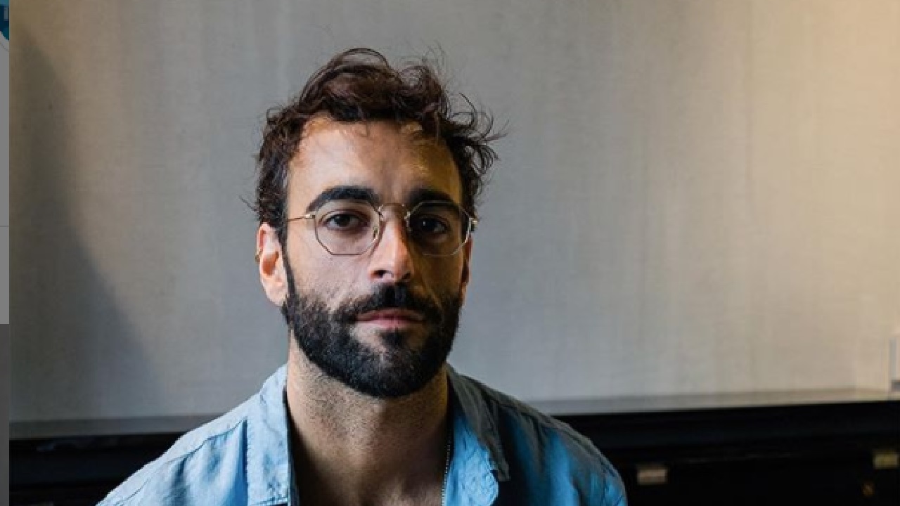 Marco Mengoni piange la nonna