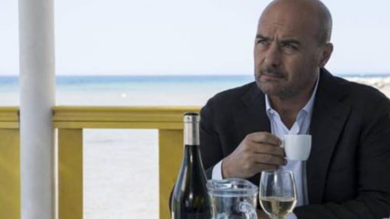 il commissario montalbano con il caffè