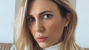 Ilary Blasi presto zia: svelato sesso bebè, parla la sorella Melory Ilary Blasi presto zia: svelato sesso bebè, parla la sorella Melory