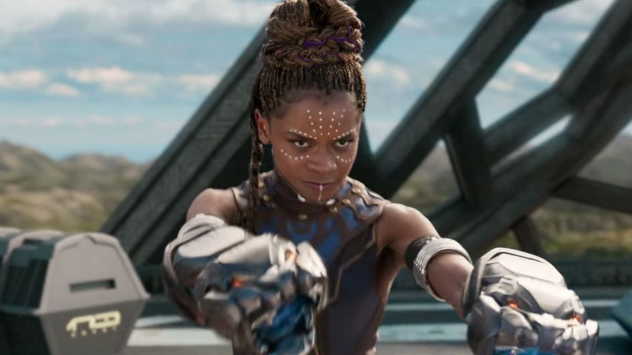 Letitia Wright nel film black panther
