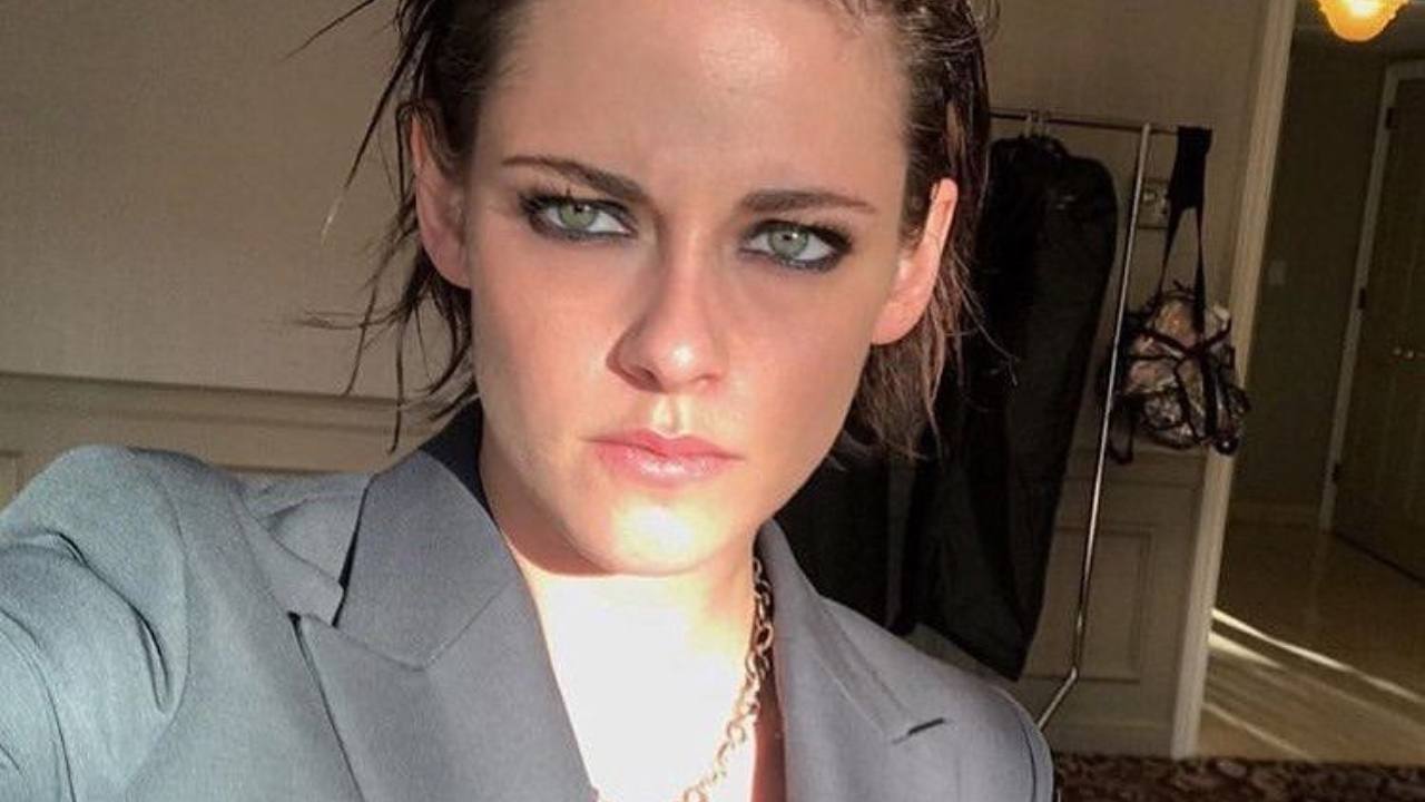 kristen stewart selfie con giacca