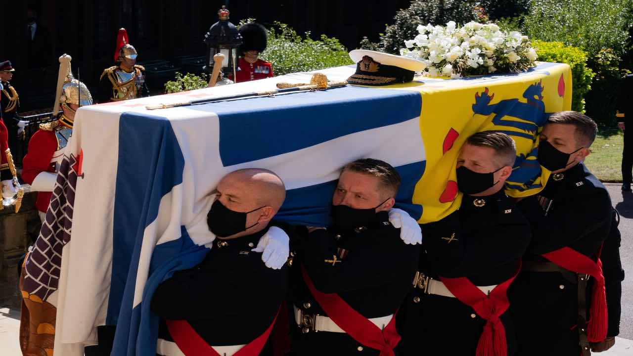 Principe Filippo funerali donna arrestata