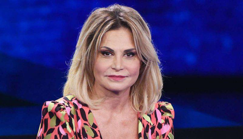 Simona Ventura flop ascolti sospeso programma