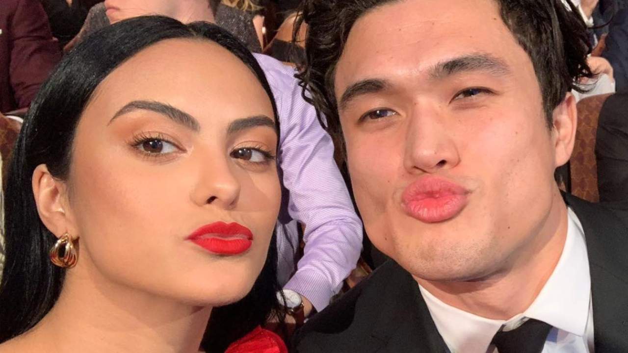 riverdale, camila mendes e charles melton selfie