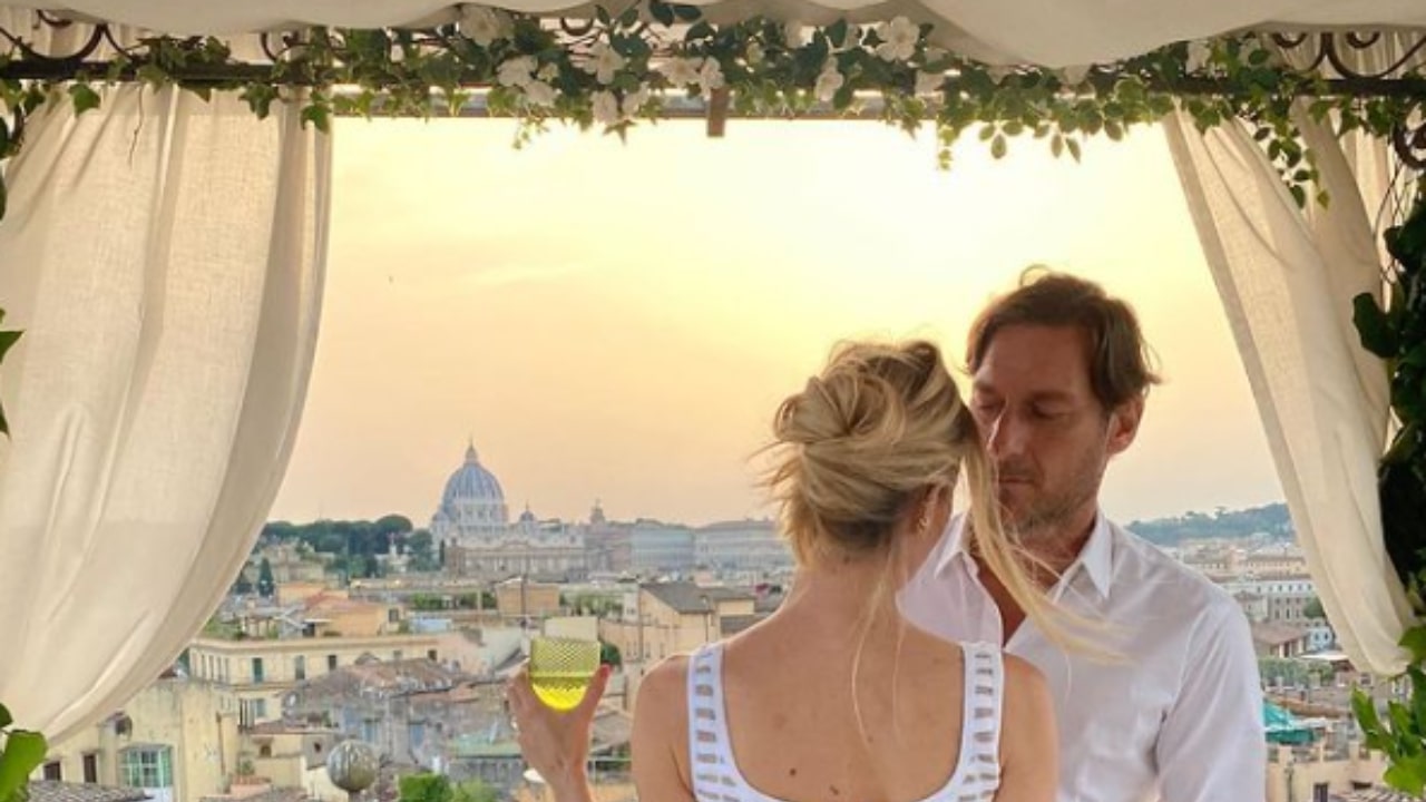 totti e ilary 16esimo anniversario di matrimonio