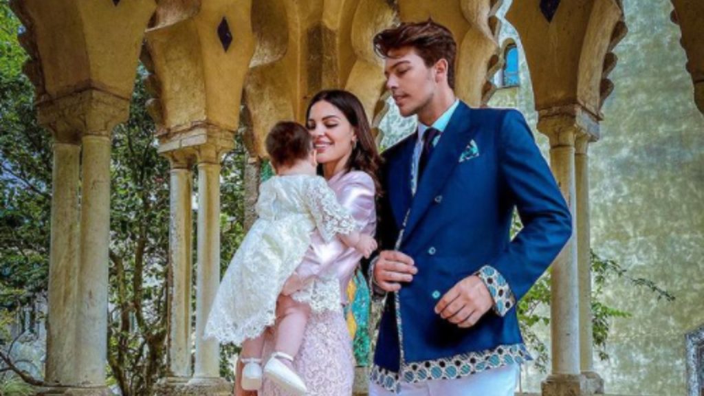 Stash, il Battesimo della figlia è di lusso: abiti griffati e location da  sogno