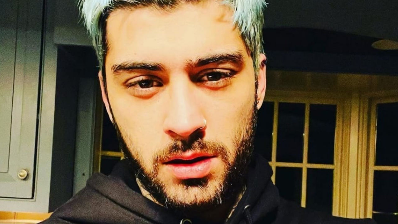 zayn malik capelli azzurri