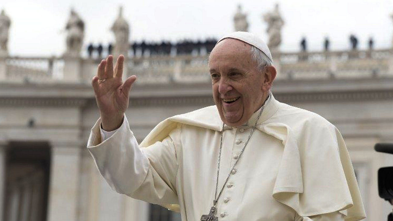 bergoglio piazza san pietro