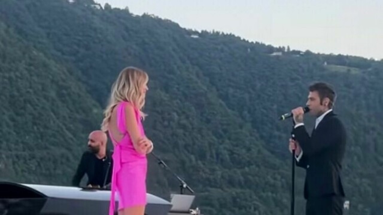 fedez-chiara-ferragni-su-piattaforma-lago-como