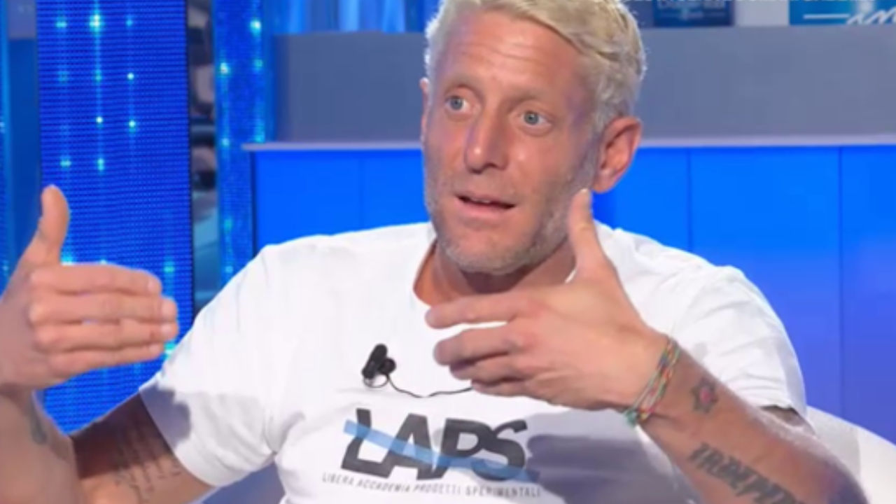 lapo elkann capelli biondi