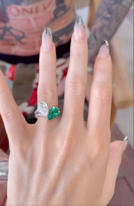Megan Fox anello di fidanzamento