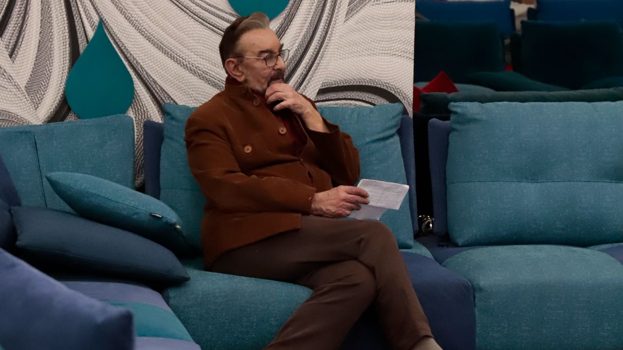 kabir bedi sul divano