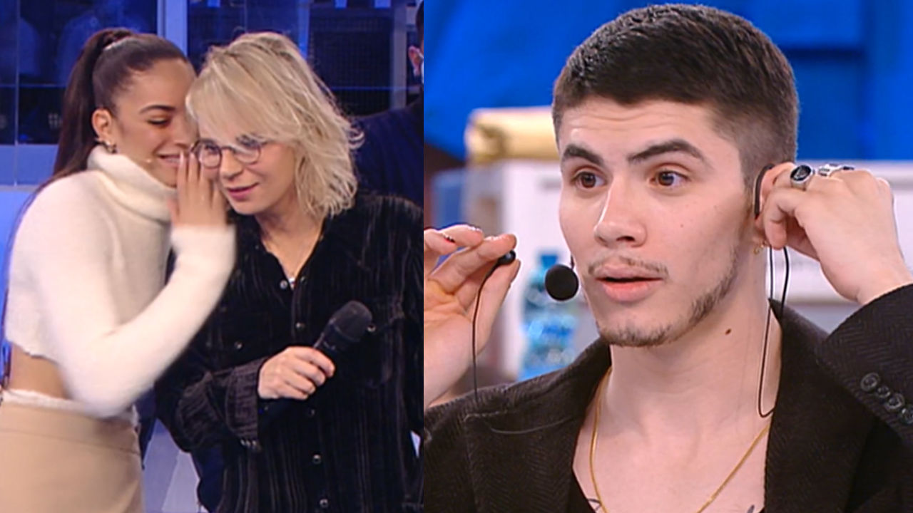 elodie parla all'orecchio di maria de filippi