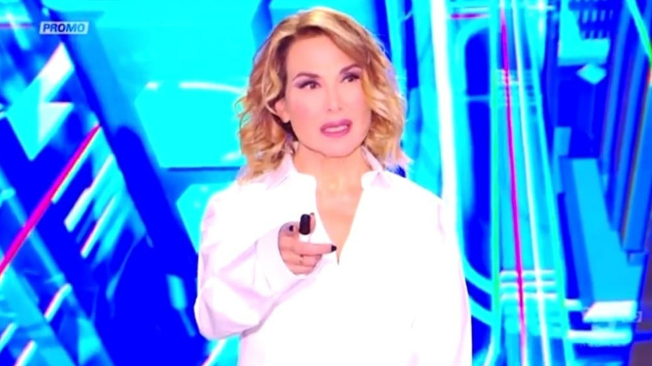 barbara d'urso con un piede fuori da Mediaset