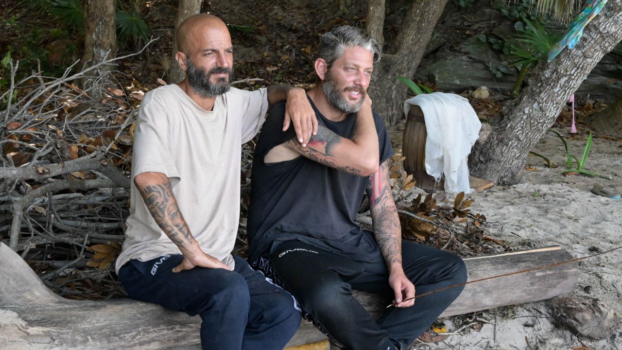 Edoardo Tavassi con Nicolas Vaporidis: furto dei soldi