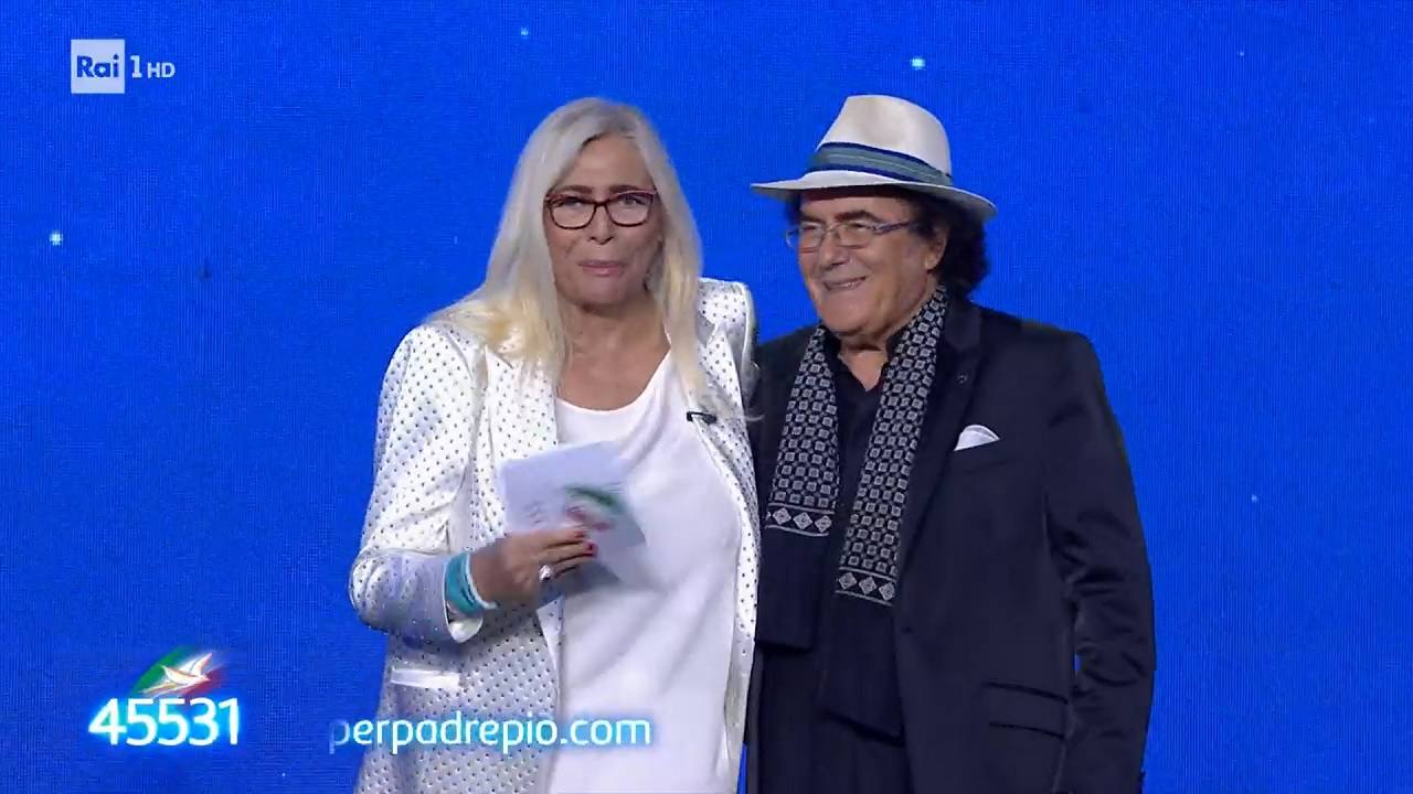 Mara Venier gag con Albano