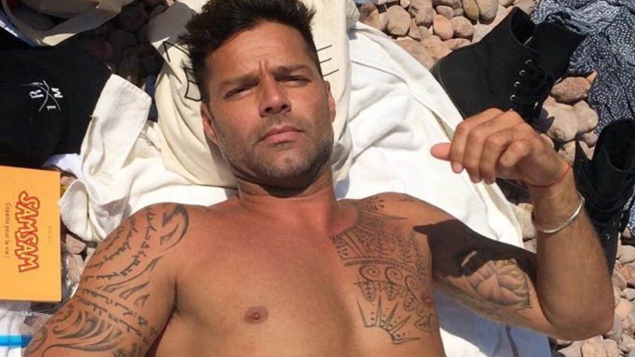 ricky martin selfie