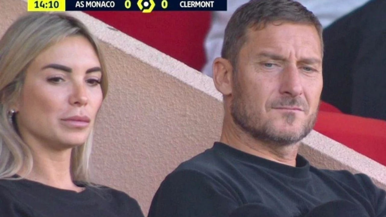 totti con noemi allo stadio