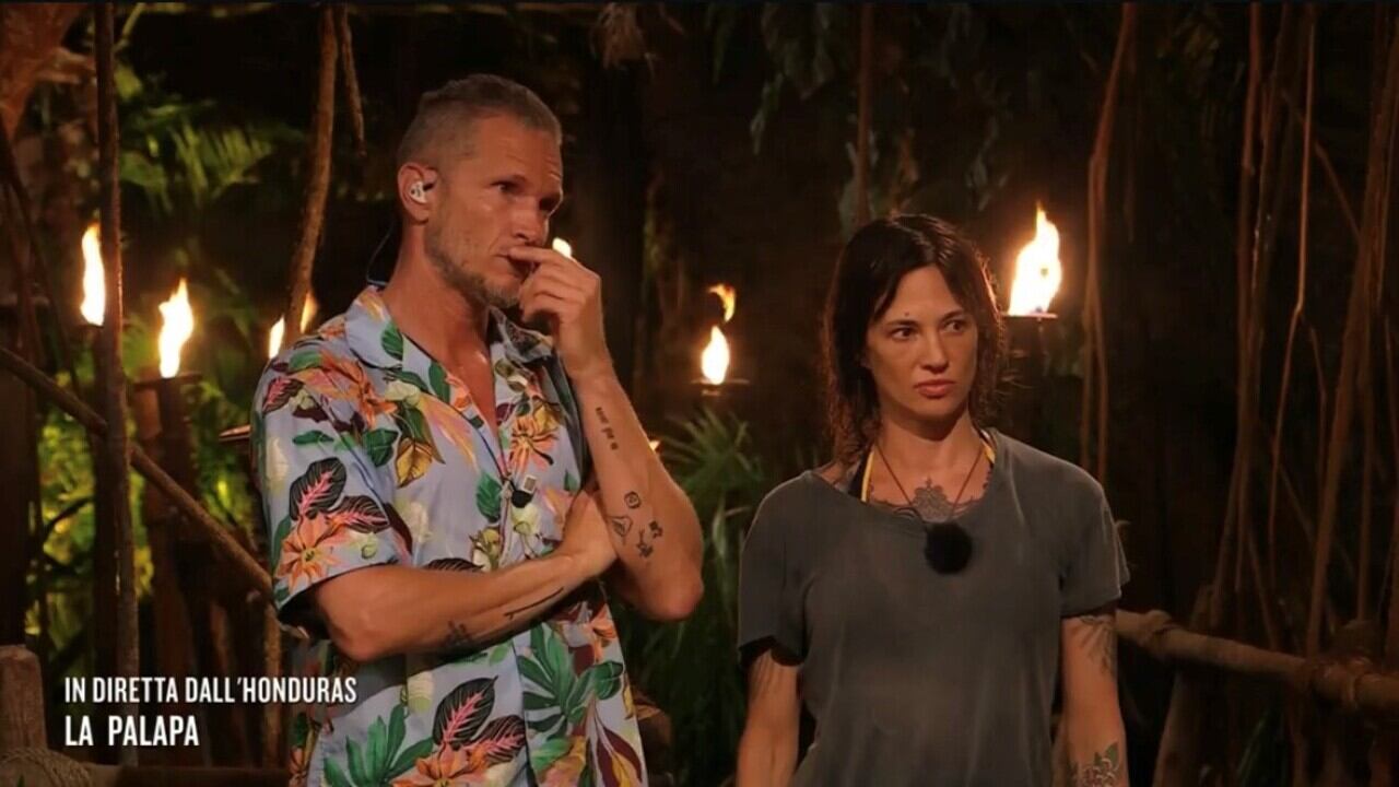 isola dei famosi 2023, asia argento nella palapa