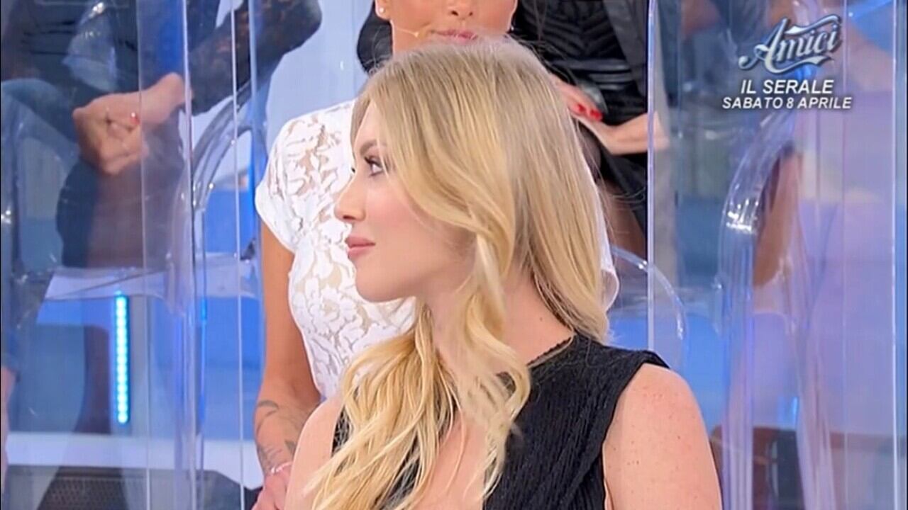 nicole santinelli tronista di uomini e donne