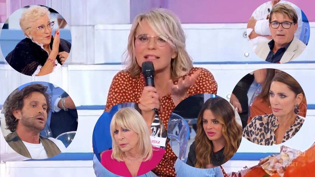 uomini e donne, maria de filippi con dame e cavalieri