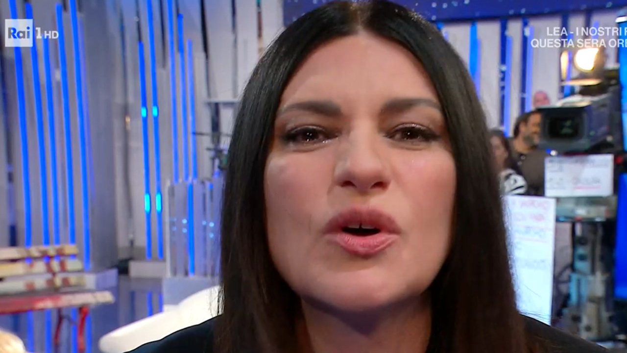 Laura Pausini bacio