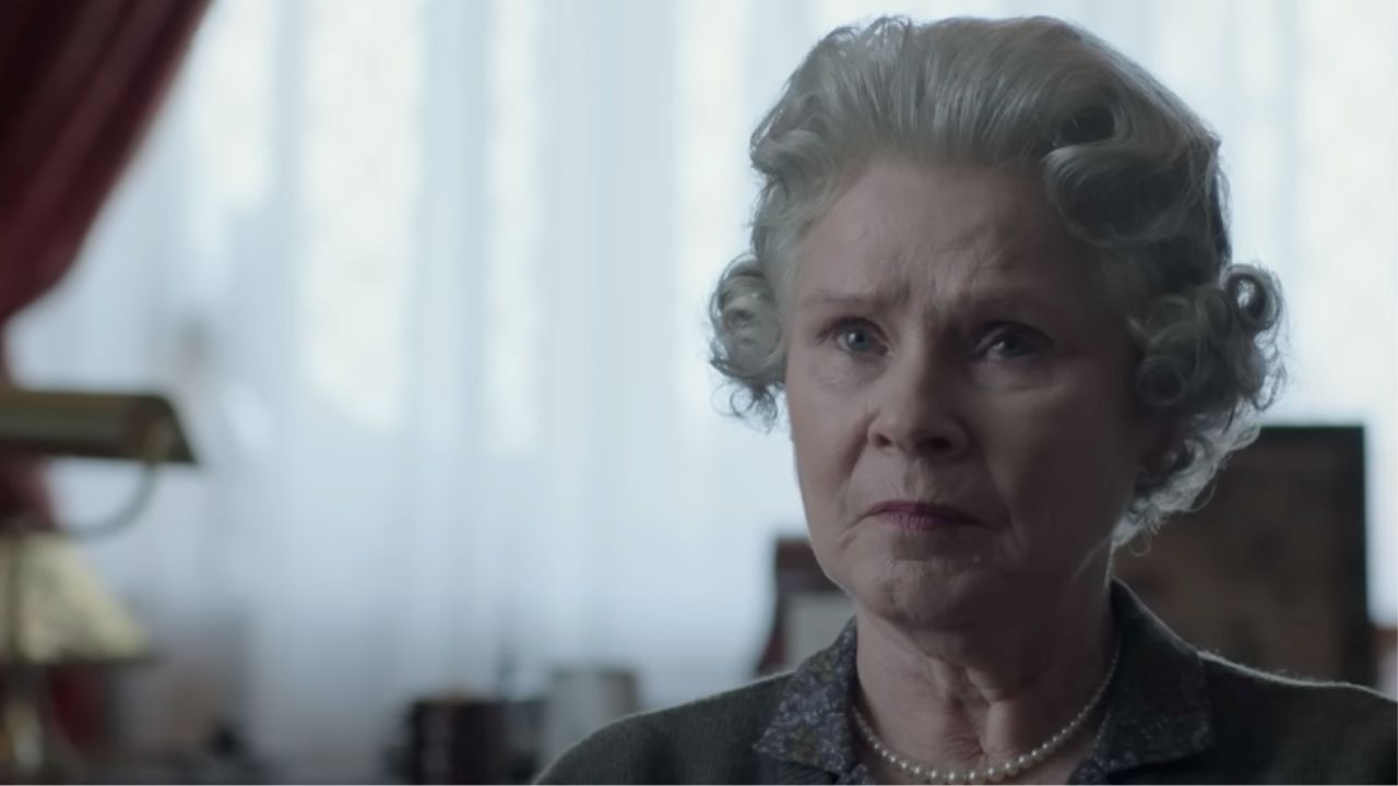 Screenshot di Imelda Staunton dal trailer di "The Crown" Parte 1. Credits: Netflix