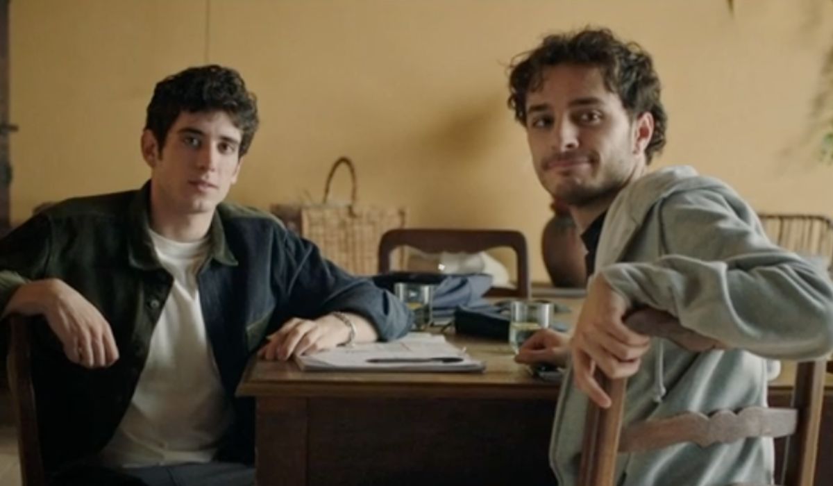 Screenshot di Nicolas Maupas (Simone) e Damiano Gavino (Simone) In "Un Professore 2" episodio 2 Credits: Rai