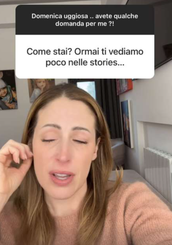 L'influencer Clio Make Up si mostra in lacrime sui social