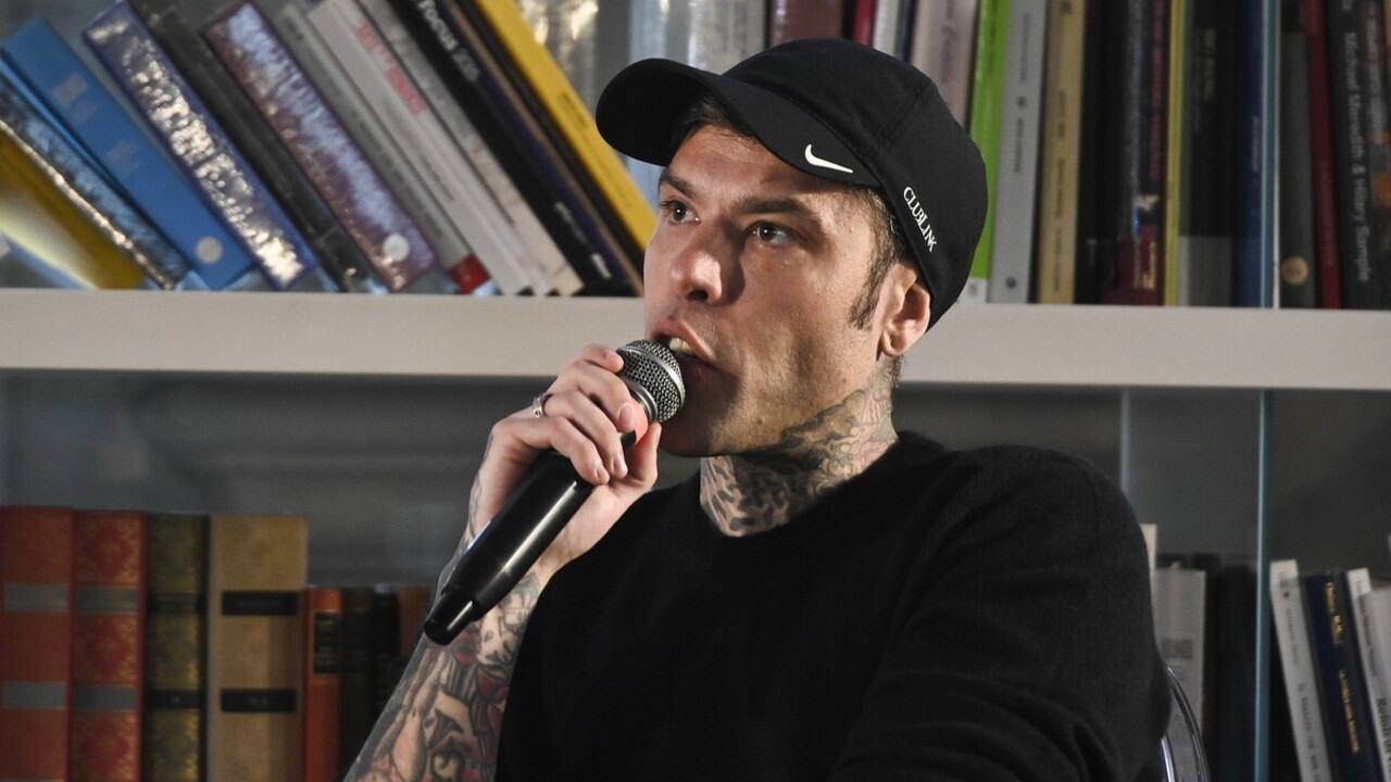 Codacons chiede scusa a Fedez per accusa di evasione