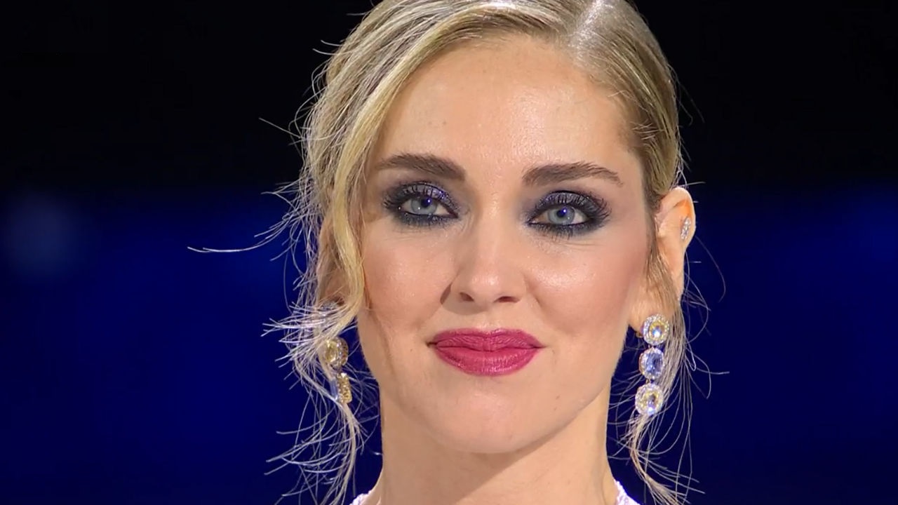 Chiara Ferragni Fenice rosso