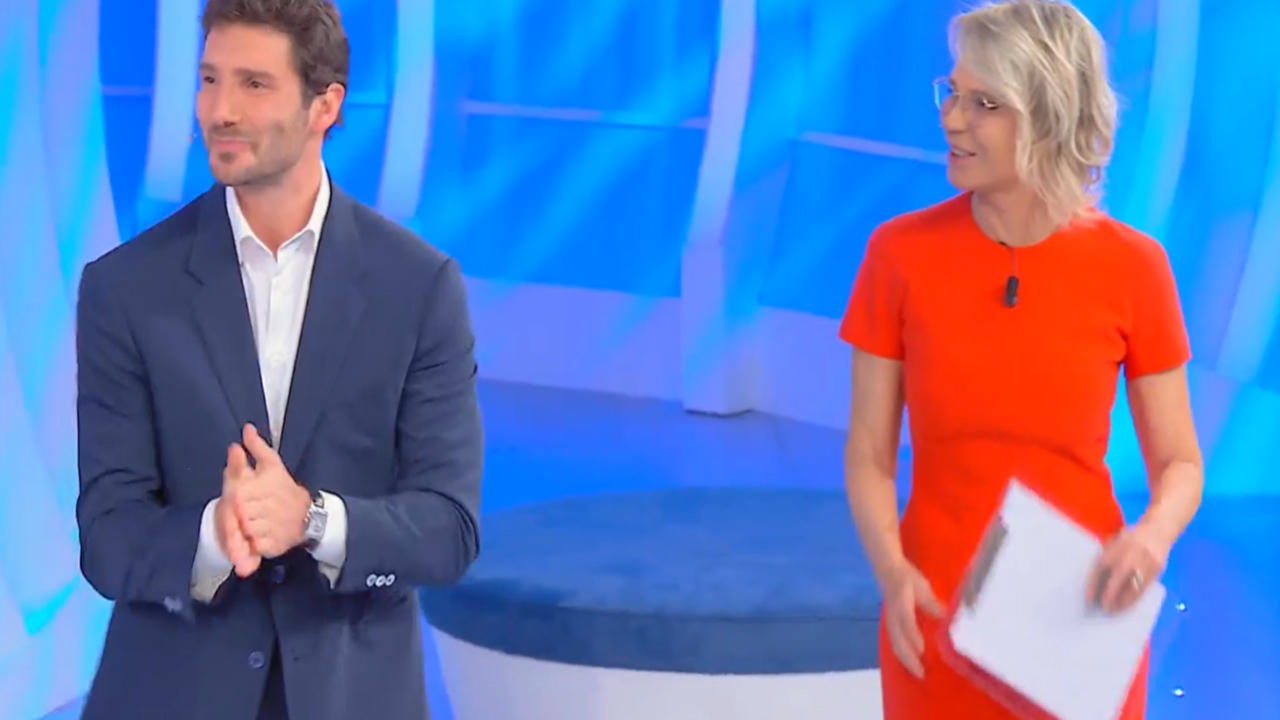 Stefano De Martino e Maria De Filippi a C'è Posta Per Te