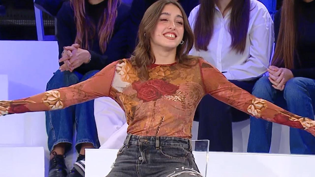 Giulia Stabile lancia una frecciatina a Sangiovanni ad Amici 24
