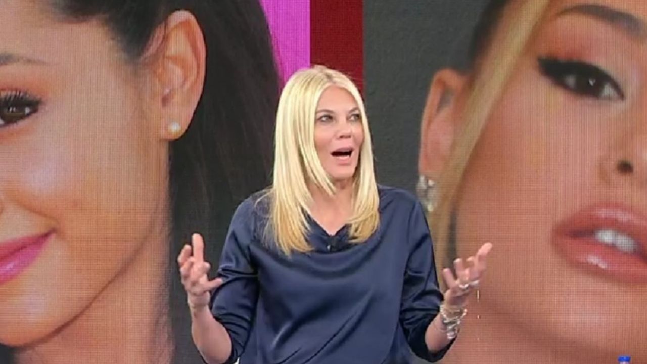Gaffe Diretta Storie Italiane Eleonora Daniele Imbarazzata