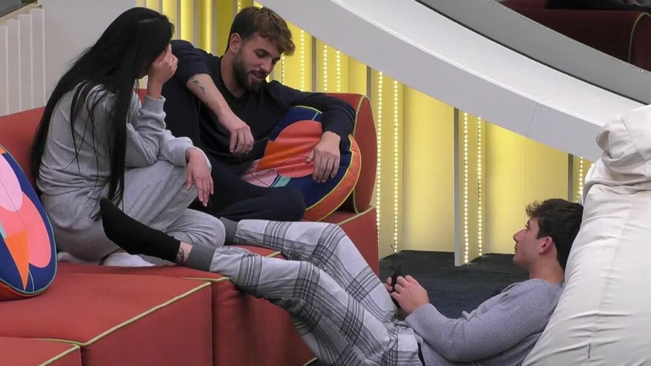Alfonso, Maria Vittoria e Tommaso, il like sospetto dopo il Grande Fratello
