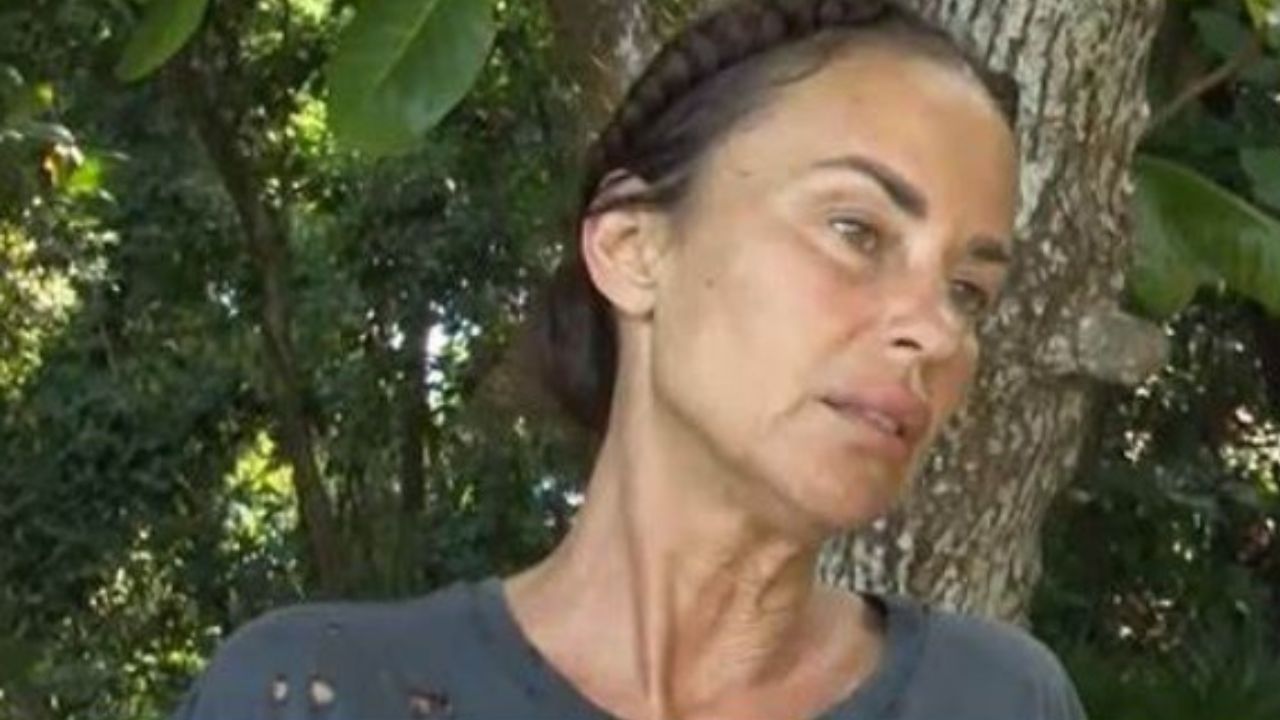 Antonella Mosetti Abbandona Isola Lutto