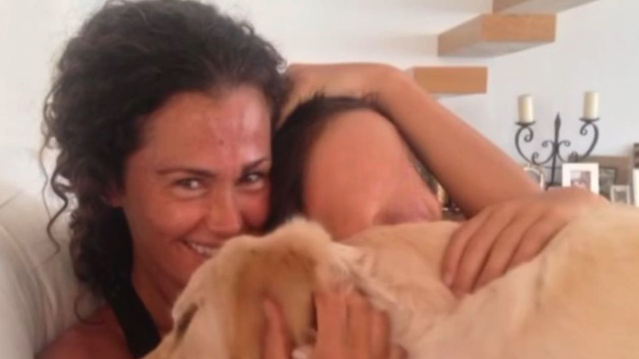 Samantha De Grenet Lutto Cane Morto