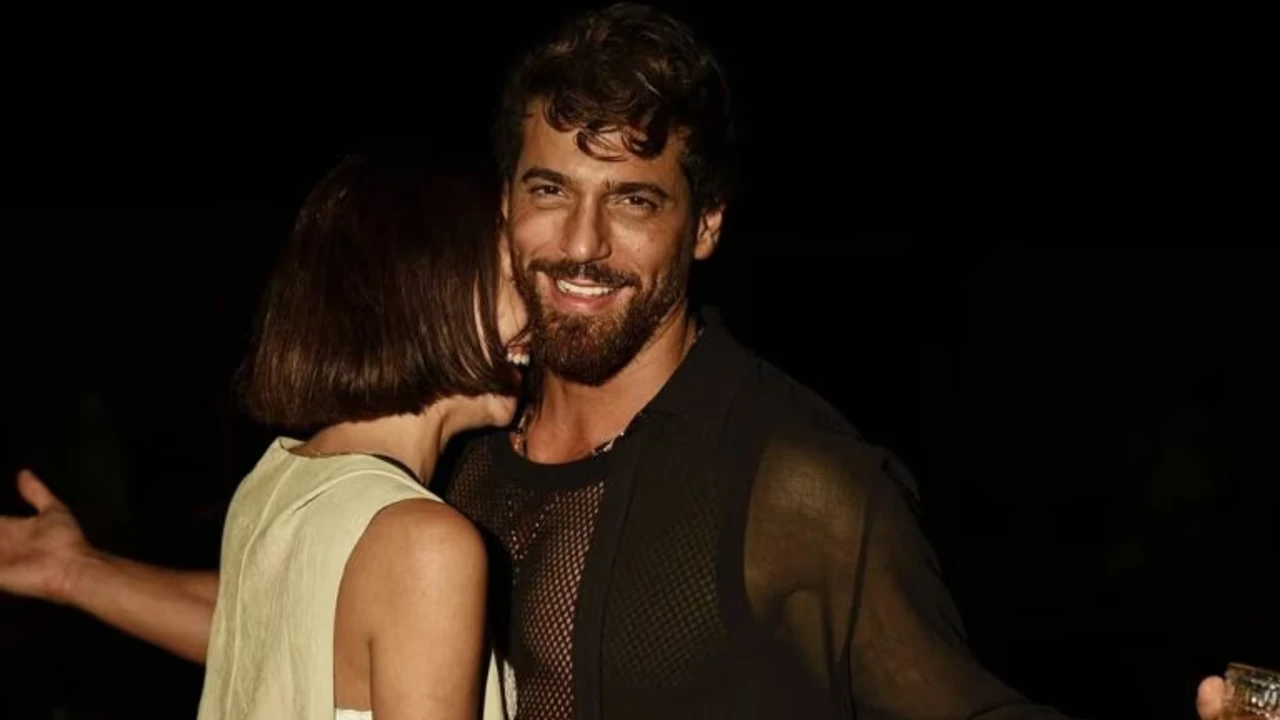 Can Yaman pizzicato con una mora: chi è la presunta nuova fiamma dell'attore