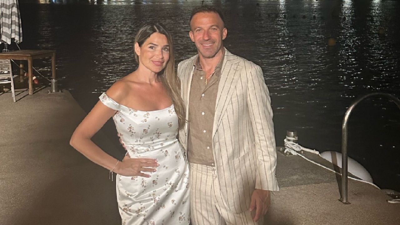 Alessandro Del Piero e gli auguri alla moglie