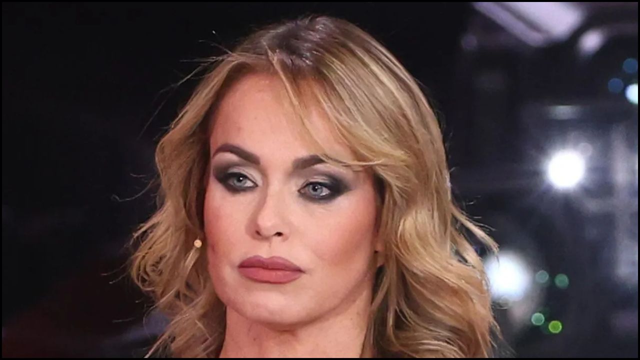 Sonia Bruganelli si paragona a Jennifer Lopez in una storia su Instagram