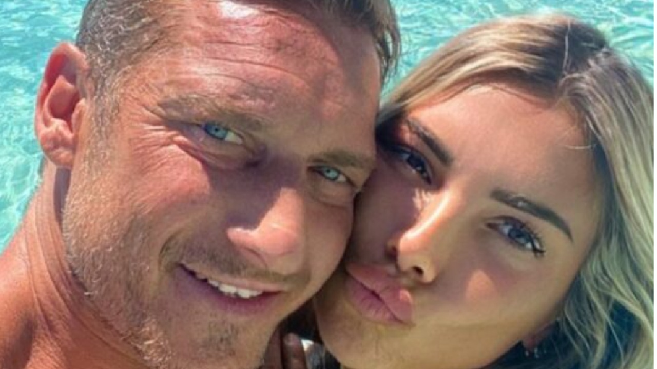 Francesco Totti e Noemi Bocchi al mare