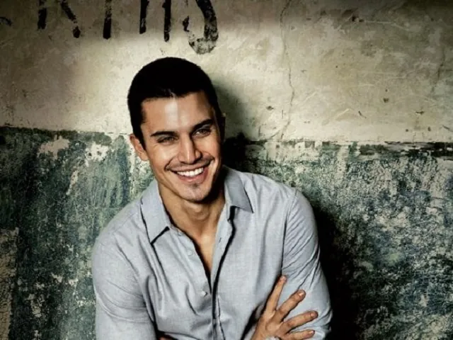 PROTAGONISTA-PRINCIPE-ALEX-GONZALEZ
